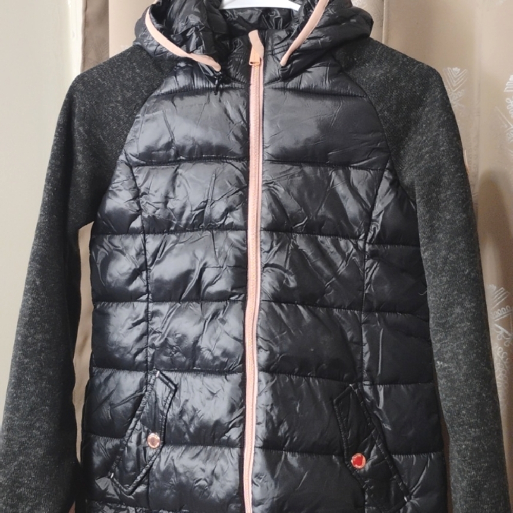 BRAND: Michael Kors / SIZE: 6